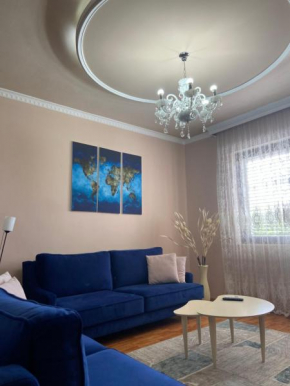 Cheerful residential home with free parking & WiFi